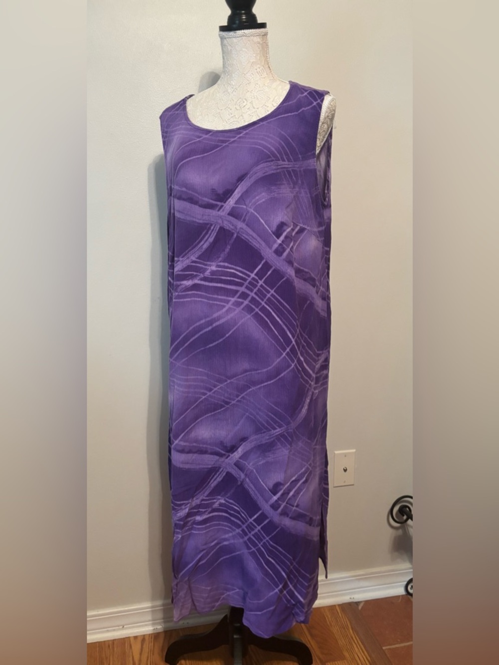 Sleeveless Purple Maxi Dress – Elegant Wave Print